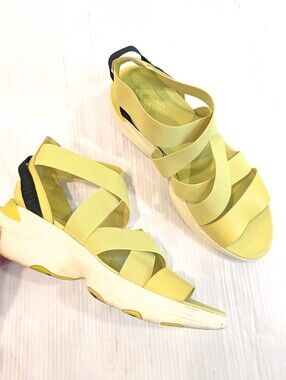 SOREL Explorer Blitz Multistrap Neon Yellow Chunky Platform Sandals Size 9.5
